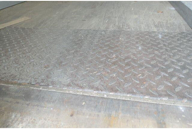 Félpótkocsi dobozos Krone SD, Isoliert, Türen, BPW, Luftfederung, 13.62m: 11 kép. Félpótkocsi dobozos Krone SD, Isoliert, Türen, BPW, Luftfederung, 13.62m: 11 kép.