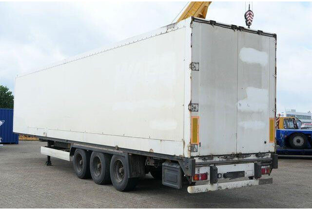 Félpótkocsi dobozos Krone SD, Isoliert, Türen, BPW, Luftfederung, 13.62m: 6 kép. Félpótkocsi dobozos Krone SD, Isoliert, Türen, BPW, Luftfederung, 13.62m: 6 kép.