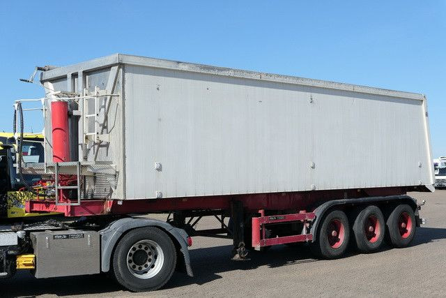 Langendorf SKA 27/27, 40 cbm./Liftachse/BPW - Félpótkocsi billenőplatós: 1 kép. Langendorf SKA 27/27, 40 cbm./Liftachse/BPW - Félpótkocsi billenőplatós: 1 kép.