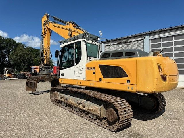 Liebherr R926 LC, Greifer-, Hammer- u. Scherenfunktion - Lánctalpas kotró: 4 kép. Liebherr R926 LC, Greifer-, Hammer- u. Scherenfunktion - Lánctalpas kotró: 4 kép.