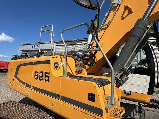 Liebherr R926 LC, Greifer-, Hammer- u. Scherenfunktion - Lánctalpas kotró: 5 kép. Liebherr R926 LC, Greifer-, Hammer- u. Scherenfunktion - Lánctalpas kotró: 5 kép.