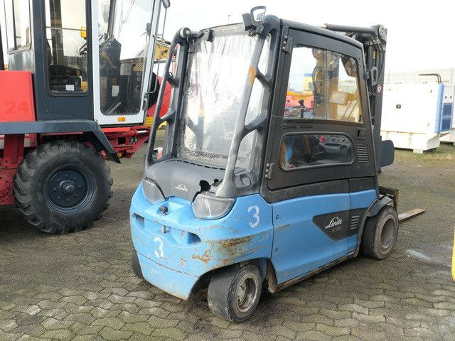 Linde E35L-01, Traglast 3.500kg., Hubhöhe 3.750mm - Elektromos targonca: 5 kép. Linde E35L-01, Traglast 3.500kg., Hubhöhe 3.750mm - Elektromos targonca: 5 kép.