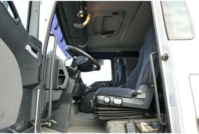 MAN 18.350 TGA 4x2, 119tkm, BDF, Klima, AHK - Alvaz teherautó: 5 kép. MAN 18.350 TGA 4x2, 119tkm, BDF, Klima, AHK - Alvaz teherautó: 5 kép.