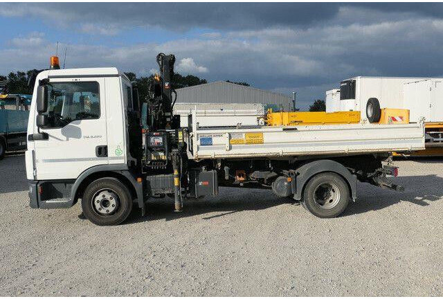 MAN 8.220 TGL BB, Hiab 055 BS-2, Greifer, AHK, Funk - Billenőplatós teherautó: 2 kép. MAN 8.220 TGL BB, Hiab 055 BS-2, Greifer, AHK, Funk - Billenőplatós teherautó: 2 kép.