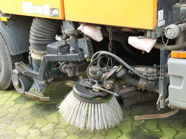 Mercedes-Benz 1018 Atego 4x2, Faun Viatec, Viajet 5R, Klima - Utcaseprő gép: 3 kép. Mercedes-Benz 1018 Atego 4x2, Faun Viatec, Viajet 5R, Klima - Utcaseprő gép: 3 kép.