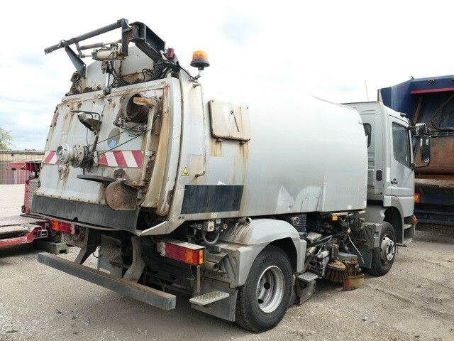 Mercedes-Benz 1018 KO Atego 4x2, Bucher-Schörling, Klima - Utcaseprő gép: 4 kép. Mercedes-Benz 1018 KO Atego 4x2, Bucher-Schörling, Klima - Utcaseprő gép: 4 kép.