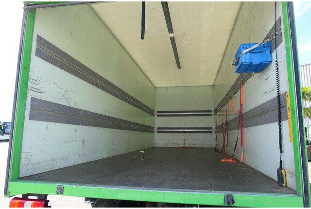 Mercedes-Benz 1023 L Atego 4x2, Schlafkabine, AHK, LBW, Möbel - Dobozos felépítményű teherautó: 4 kép. Mercedes-Benz 1023 L Atego 4x2, Schlafkabine, AHK, LBW, Möbel - Dobozos felépítményű teherautó: 4 kép.