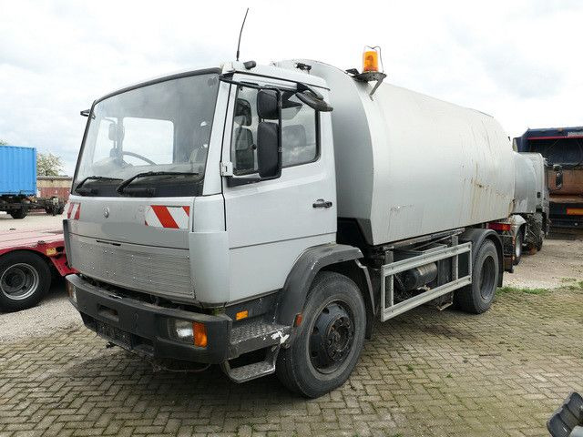 Mercedes-Benz 1314 KO 4x2, Schörling TSZ 94, Blattfederung - Utcaseprő gép: 3 kép. Mercedes-Benz 1314 KO 4x2, Schörling TSZ 94, Blattfederung - Utcaseprő gép: 3 kép.