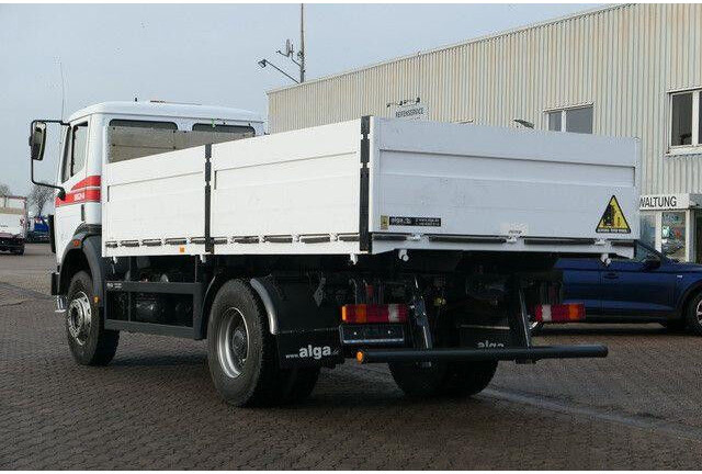 Mercedes-Benz 1824 AK 4x4, Allrad, AHK, Blattfederung, 168tkm - Platós teherautó: 5 kép. Mercedes-Benz 1824 AK 4x4, Allrad, AHK, Blattfederung, 168tkm - Platós teherautó: 5 kép.