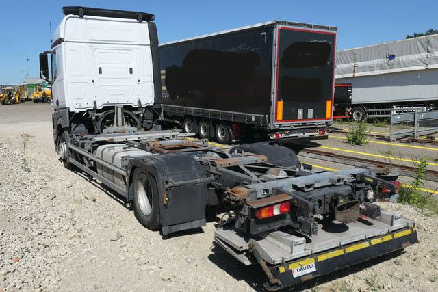 Mercedes-Benz 1842 L Actros/LBW/Retarder/BDF - Cserefelépítményes teherautó: 4 kép. Mercedes-Benz 1842 L Actros/LBW/Retarder/BDF - Cserefelépítményes teherautó: 4 kép.