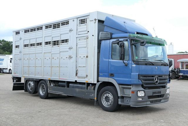 Mercedes-Benz 2541 L Actros 6x2, Finkl, 3 Stock,Kombi Liner XL - Lószállító kamion: 4 kép. Mercedes-Benz 2541 L Actros 6x2, Finkl, 3 Stock,Kombi Liner XL - Lószállító kamion: 4 kép.