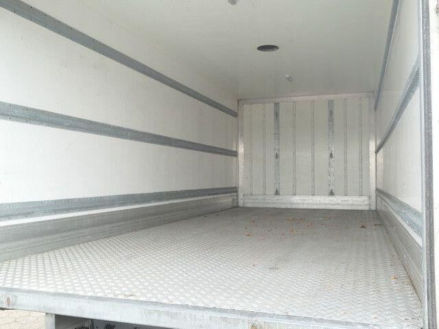 Mercedes-Benz 816 Atego, LBW, Isokoffer, Klima, 6.180mm lang - Dobozos felépítményű teherautó: 4 kép. Mercedes-Benz 816 Atego, LBW, Isokoffer, Klima, 6.180mm lang - Dobozos felépítményű teherautó: 4 kép.