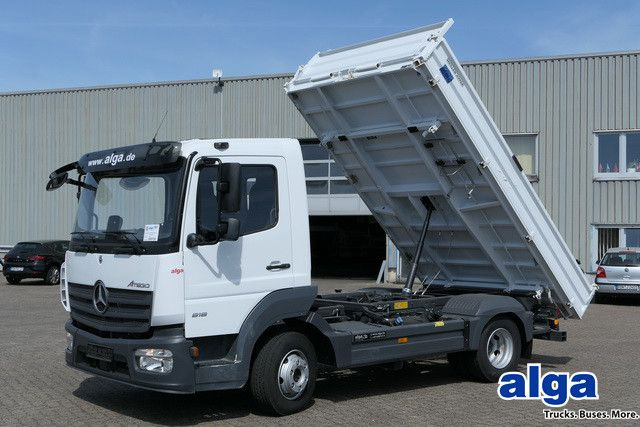 Mercedes-Benz 818 K Atego 4x2, Meiller, 19tkm, 2x AHK, Klima - Billenőplatós kisteherautó: 1 kép. Mercedes-Benz 818 K Atego 4x2, Meiller, 19tkm, 2x AHK, Klima - Billenőplatós kisteherautó: 1 kép.