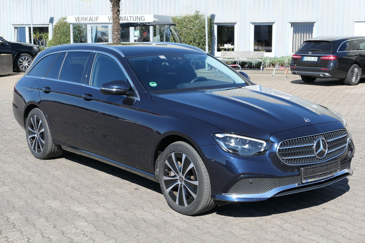 Mercedes-Benz E 300 de 4Matic/AHK/Klima - Autó: 3 kép. Mercedes-Benz E 300 de 4Matic/AHK/Klima - Autó: 3 kép.
