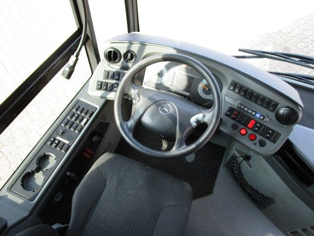 Mercedes-Benz O 530 Citaro C2, Euro 6, Klima, ZF, Lawo - Városi busz: 4 kép. Mercedes-Benz O 530 Citaro C2, Euro 6, Klima, ZF, Lawo - Városi busz: 4 kép.