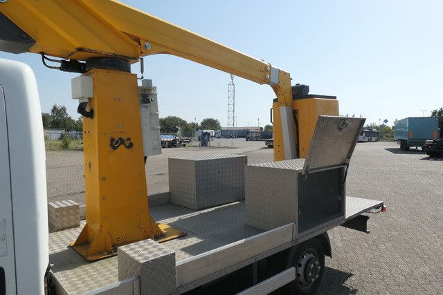 Nissan 32.12 4x2, 11m Arbeitshühe, Klima, 3x am Lager - Emelőkosaras teherautó, Kisteherautó: 5 kép. Nissan 32.12 4x2, 11m Arbeitshühe, Klima, 3x am Lager - Emelőkosaras teherautó, Kisteherautó: 5 kép.