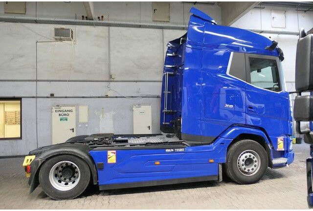DAF XG+ 480 FT 4x2, 2x Tank, Standheizung, Klima - Nyergesvontató: 2 kép. DAF XG+ 480 FT 4x2, 2x Tank, Standheizung, Klima - Nyergesvontató: 2 kép.