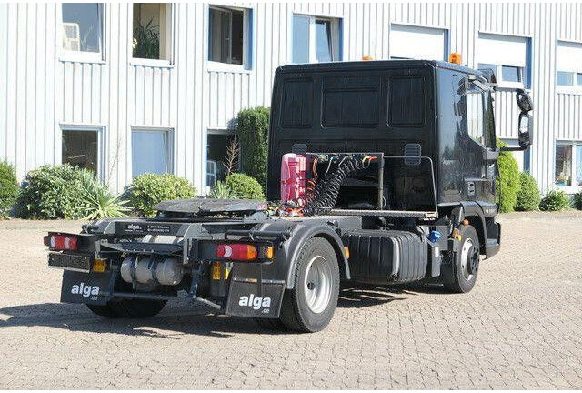 Iveco 80E22 EuroCargo 4x2, 3. Sitz, Automatik,Tempomat - Nyergesvontató: 3 kép. Iveco 80E22 EuroCargo 4x2, 3. Sitz, Automatik,Tempomat - Nyergesvontató: 3 kép.