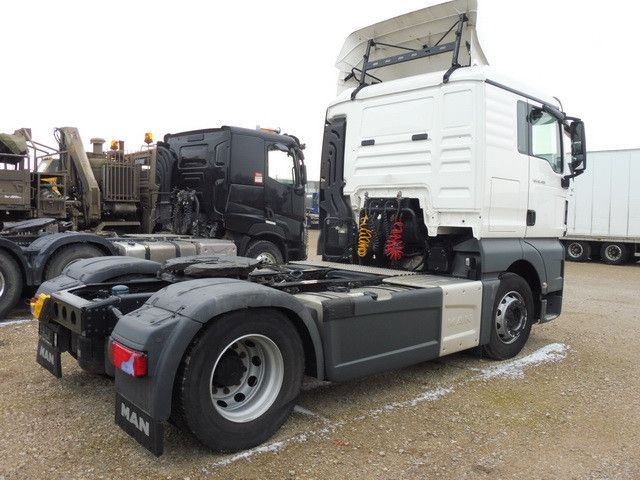 MAN 18.400 TGX 4x2, LX-Fhs.,Standklima,Bett, 2x Tank - Nyergesvontató: 4 kép. MAN 18.400 TGX 4x2, LX-Fhs.,Standklima,Bett, 2x Tank - Nyergesvontató: 4 kép.