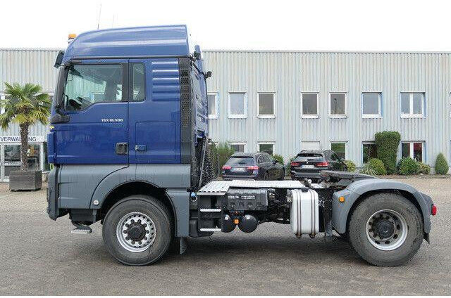 MAN 18.500 TGX BLS 4x4, XLX, HydroDrive, Hydr., AC - Nyergesvontató: 2 kép. MAN 18.500 TGX BLS 4x4, XLX, HydroDrive, Hydr., AC - Nyergesvontató: 2 kép.