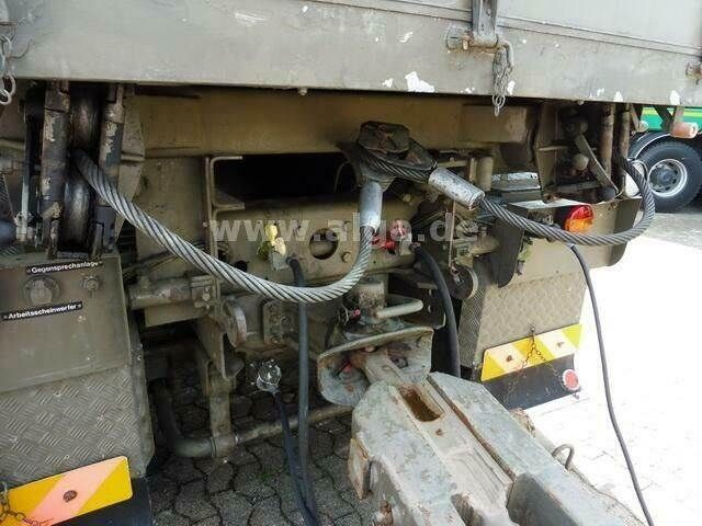 MAN Schwere Allrad 8x8 Zugmaschine, Spezial-Fahrzeug - Nyergesvontató: 5 kép. MAN Schwere Allrad 8x8 Zugmaschine, Spezial-Fahrzeug - Nyergesvontató: 5 kép.