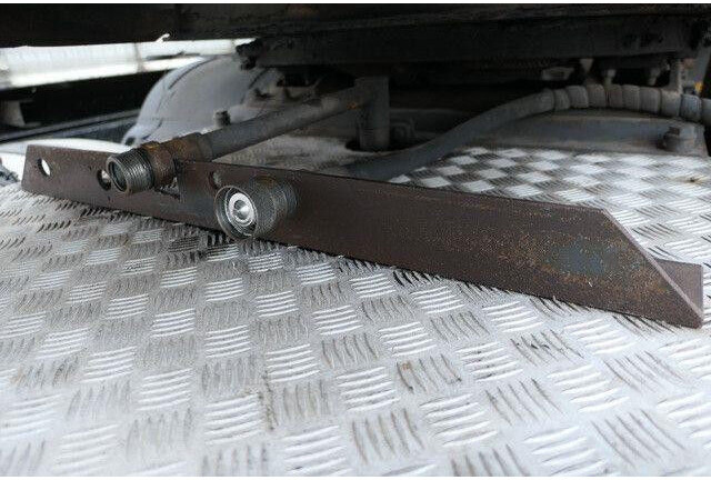 Mercedes-Benz 1845 Arocs 4x2, Retarder, Hydr., Alu-Felgen - Nyergesvontató: 5 kép. Mercedes-Benz 1845 Arocs 4x2, Retarder, Hydr., Alu-Felgen - Nyergesvontató: 5 kép.