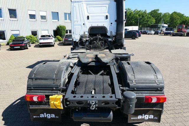 Mercedes-Benz 1845 LS Arocs 4x4, HAD, Hydr., Klima, - Nyergesvontató: 4 kép. Mercedes-Benz 1845 LS Arocs 4x4, HAD, Hydr., Klima, - Nyergesvontató: 4 kép.