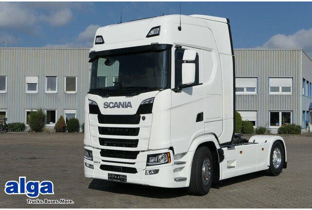 Scania S 560 R Super Highline, Retarder, Voll-Luft - Nyergesvontató: 1 kép. Scania S 560 R Super Highline, Retarder, Voll-Luft - Nyergesvontató: 1 kép.
