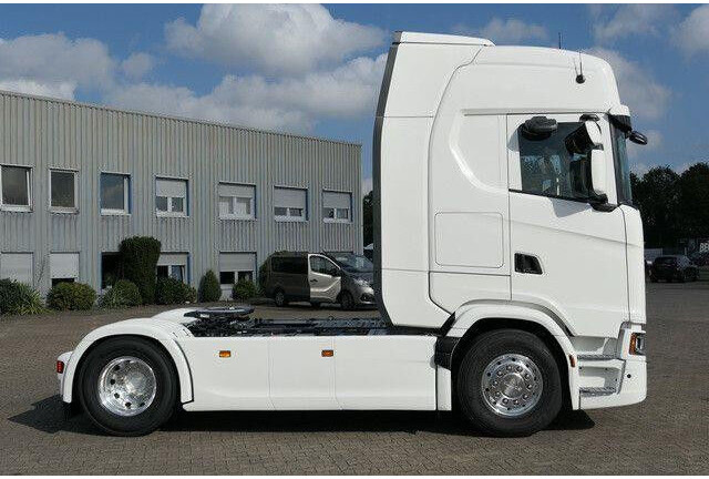 Scania S 560 R Super Highline, Retarder, Voll-Luft - Nyergesvontató: 5 kép. Scania S 560 R Super Highline, Retarder, Voll-Luft - Nyergesvontató: 5 kép.