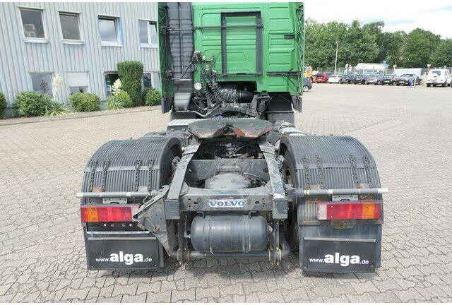 Volvo FH 380/Schalter/Klima/Hydraulik - Nyergesvontató: 4 kép. Volvo FH 380/Schalter/Klima/Hydraulik - Nyergesvontató: 4 kép.