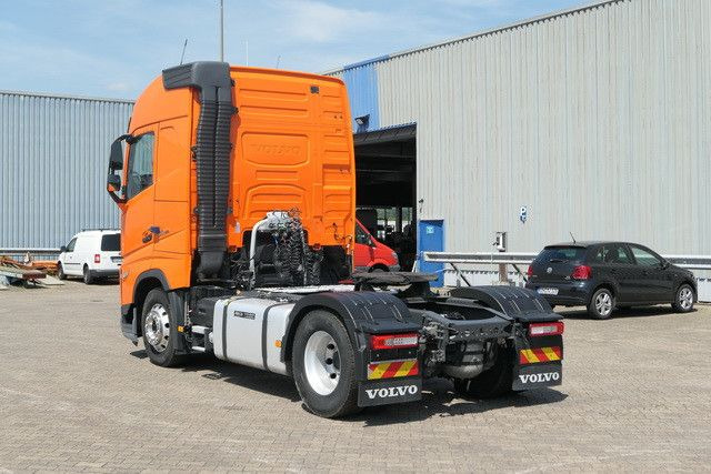 Volvo FH 500/Standklima/20 Stück auf Lager! - Nyergesvontató: 4 kép. Volvo FH 500/Standklima/20 Stück auf Lager! - Nyergesvontató: 4 kép.