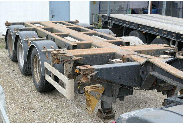 Pacton TXC343, 2x20/1x20/1x30/1x40/1x45 Fuß Container - Félpótkocsi mélybölcsős: 2 kép. Pacton TXC343, 2x20/1x20/1x30/1x40/1x45 Fuß Container - Félpótkocsi mélybölcsős: 2 kép.