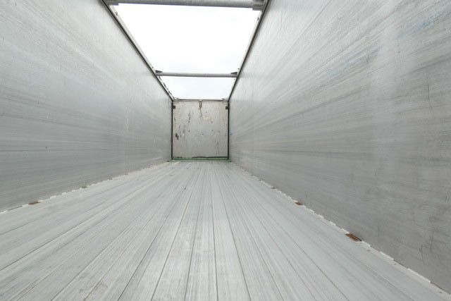 Reisch RSBS 3-13, 10mm Boden, SAF, Funk, Luft-Lift - Félpótkocsi öönkihordós: 5 kép. Reisch RSBS 3-13, 10mm Boden, SAF, Funk, Luft-Lift - Félpótkocsi öönkihordós: 5 kép.