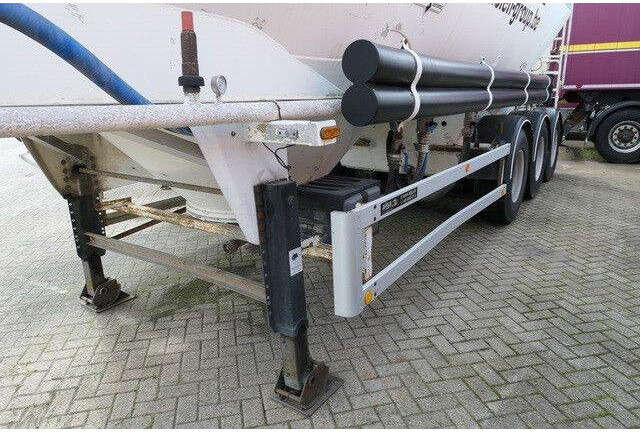 SPITZER SF 2737 PI, Zement, 37m³, Alu-Felgen, 1 Kammer - Tartályos félpótkocsi: 4 kép. SPITZER SF 2737 PI, Zement, 37m³, Alu-Felgen, 1 Kammer - Tartályos félpótkocsi: 4 kép.