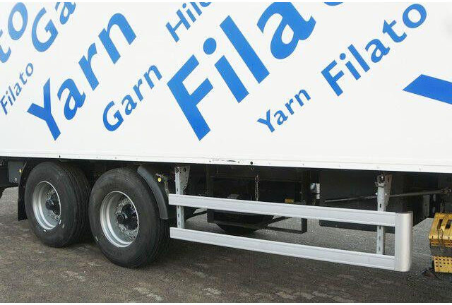 Sommer 2-Achser, elektr. Rolltor, BPW, 11.000mm lang - Félpótkocsi dobozos: 3 kép. Sommer 2-Achser, elektr. Rolltor, BPW, 11.000mm lang - Félpótkocsi dobozos: 3 kép.