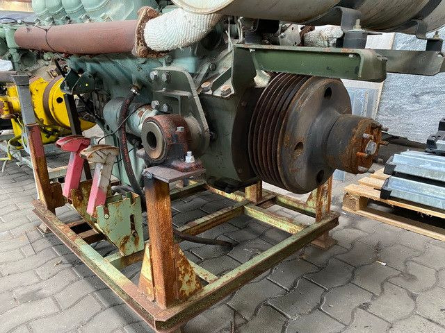 Mercedes-Benz OM 422 Motor, V8, 8 Zylinder, 10x am Lager - Teherautó: 3 kép. Mercedes-Benz OM 422 Motor, V8, 8 Zylinder, 10x am Lager - Teherautó: 3 kép.