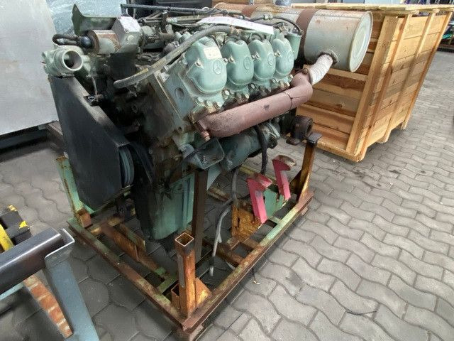 Mercedes-Benz OM 422 Motor, V8, 8 Zylinder, 10x am Lager - Teherautó: 5 kép. Mercedes-Benz OM 422 Motor, V8, 8 Zylinder, 10x am Lager - Teherautó: 5 kép.