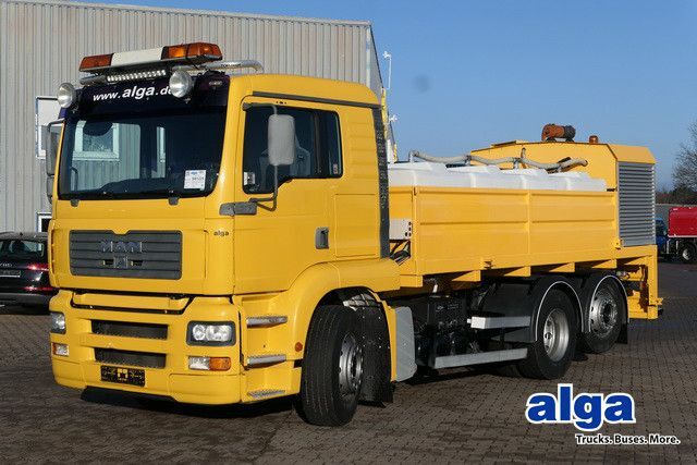 MAN 26.413/6x2/4x 2000 ltr. Tanks/Deutz Motor - Többcélú/ Speciális jármű: 1 kép. MAN 26.413/6x2/4x 2000 ltr. Tanks/Deutz Motor - Többcélú/ Speciális jármű: 1 kép.