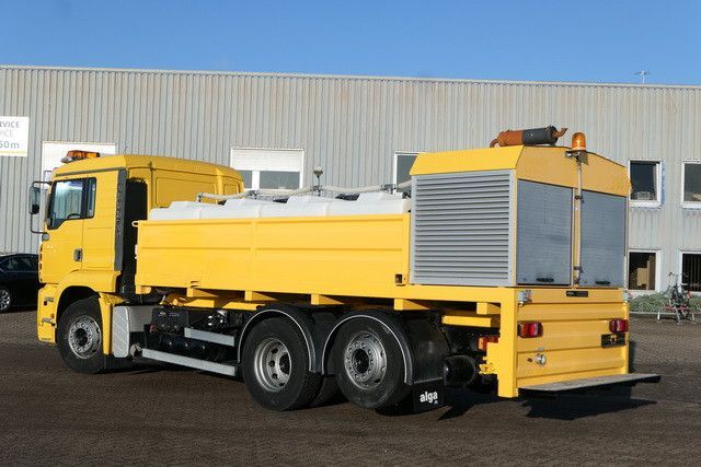 MAN 26.413/6x2/4x 2000 ltr. Tanks/Deutz Motor - Többcélú/ Speciális jármű: 3 kép. MAN 26.413/6x2/4x 2000 ltr. Tanks/Deutz Motor - Többcélú/ Speciális jármű: 3 kép.