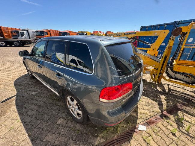 Volkswagen Touareg 3.2 V6/ GETRIEBESCHADEN /Motor läuft! - Terepjáró/ SUV: 4 kép. Volkswagen Touareg 3.2 V6/ GETRIEBESCHADEN /Motor läuft! - Terepjáró/ SUV: 4 kép.