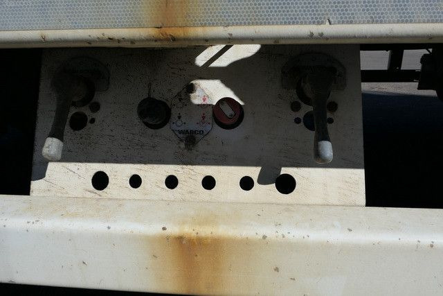 Pótkocsi mélybölcsős ZANDT AT-P300/durchgehendes Bett, 9,4 m. lang: 15 kép.