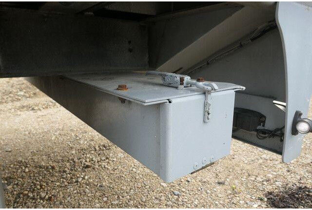 Félpótkocsi dobozos kraker CF-200, 8mm Boden, 92m³, Trichter, Luft-Lift,SAF: 7 kép.