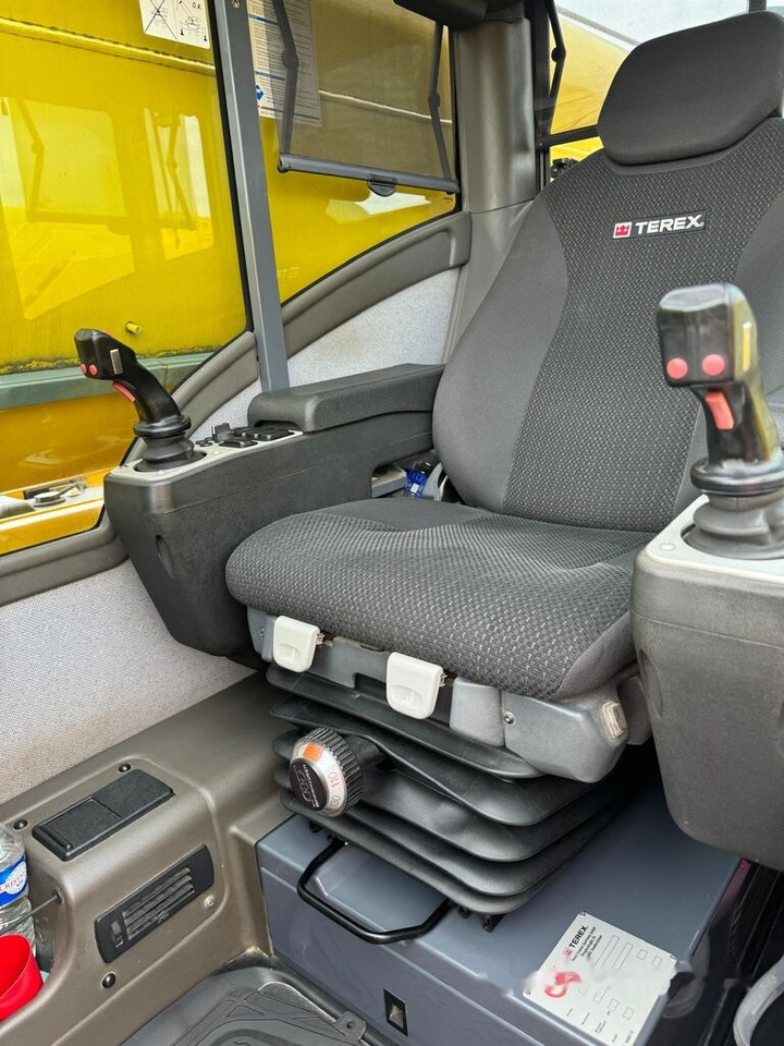 Demag AC 100 4L - Autódaru: 2 kép. Demag AC 100 4L - Autódaru: 2 kép.