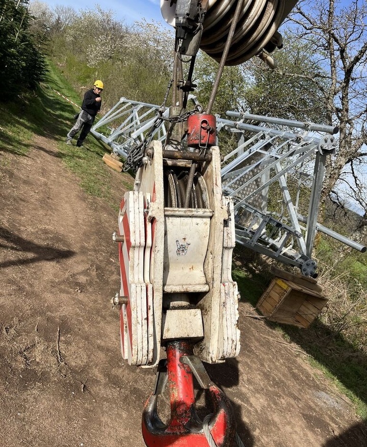 Demag AC 100 4L - Autódaru: 2 kép. Demag AC 100 4L - Autódaru: 2 kép.