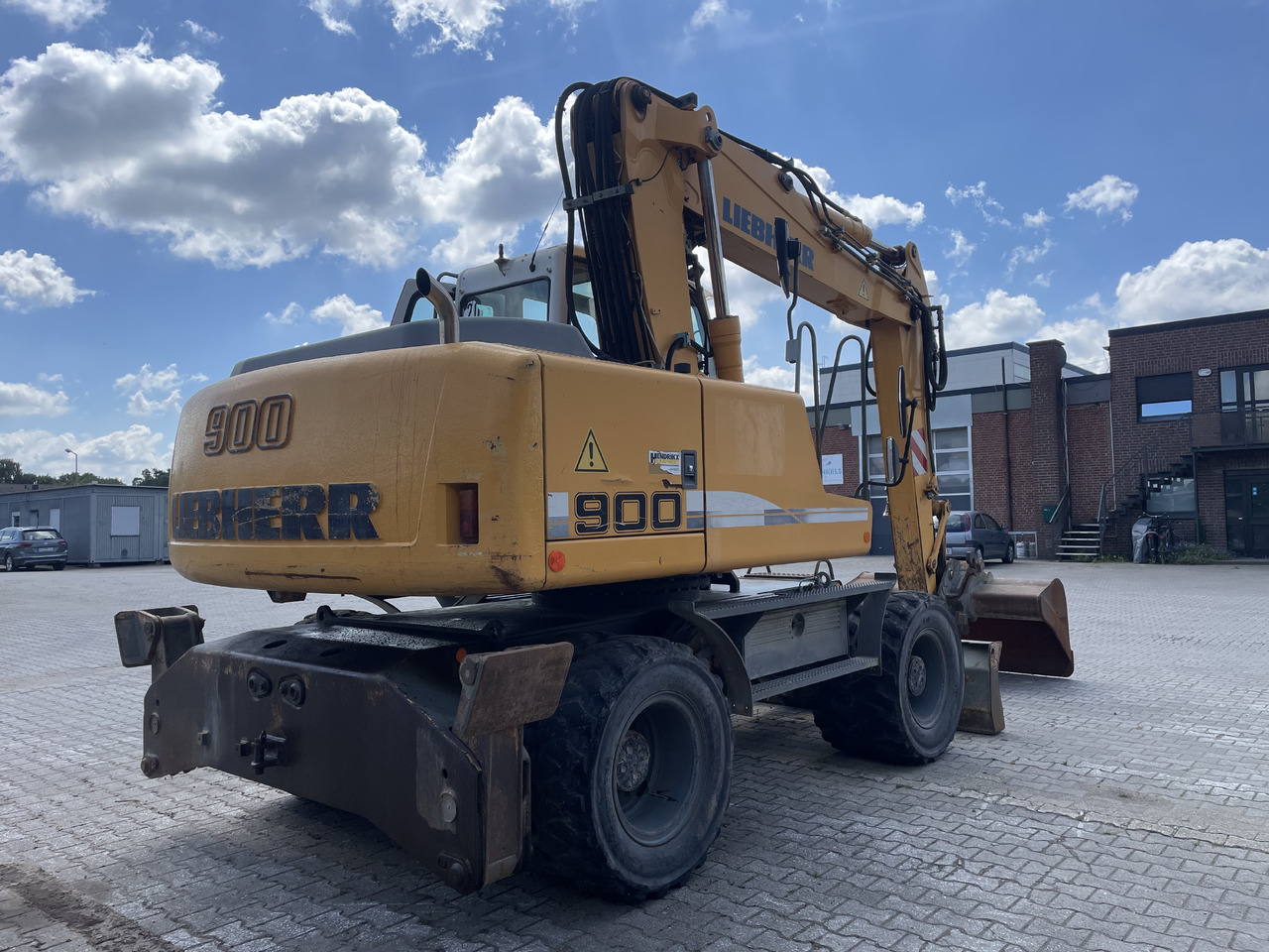 LIEBHERR A900C HD Litronic - Gumikerekes kotró: 4 kép. LIEBHERR A900C HD Litronic - Gumikerekes kotró: 4 kép.