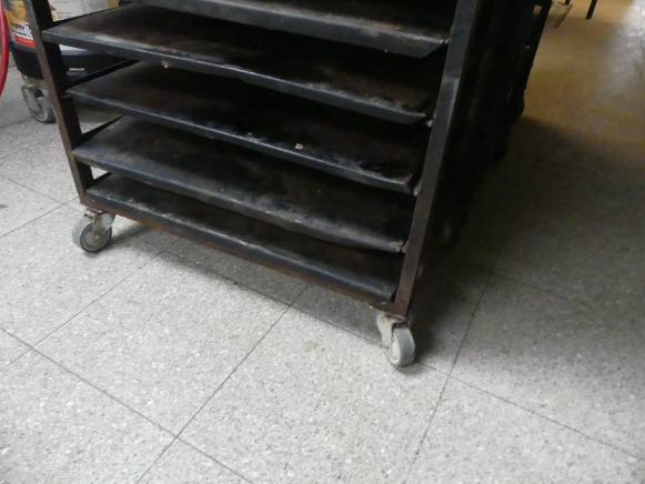 3 Chariots de four avec platine 60x40 cm - Sütőipari gép: 5 kép. 3 Chariots de four avec platine 60x40 cm - Sütőipari gép: 5 kép.