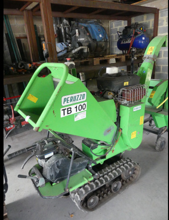 Broyeur de végétaux sur chenilles Peruzzo TB100 - Faaprító: 3 kép. Broyeur de végétaux sur chenilles Peruzzo TB100 - Faaprító: 3 kép.
