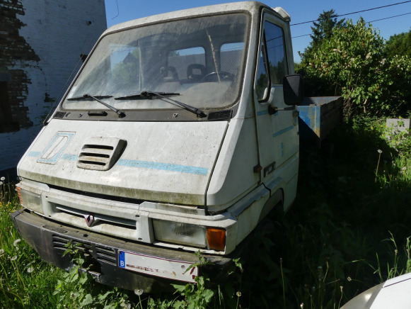 Camion benne Renault Master B80 - Billenőplatós teherautó: 1 kép. Camion benne Renault Master B80 - Billenőplatós teherautó: 1 kép.