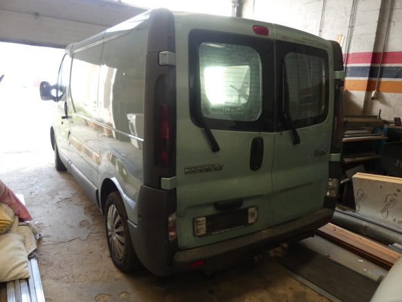 Camionnette Renault TRAFFIC (2003-411.053 km-VIN:VF1FLACA63V180319) - Autó: 3 kép. Camionnette Renault TRAFFIC (2003-411.053 km-VIN:VF1FLACA63V180319) - Autó: 3 kép.