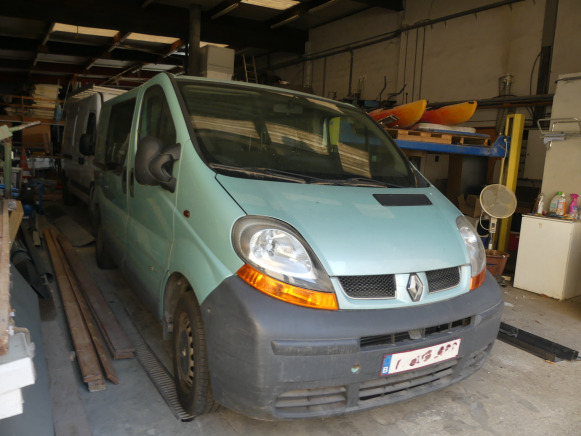 Camionnette Renault TRAFFIC (2003-411.053 km-VIN:VF1FLACA63V180319) - Autó: 2 kép. Camionnette Renault TRAFFIC (2003-411.053 km-VIN:VF1FLACA63V180319) - Autó: 2 kép.